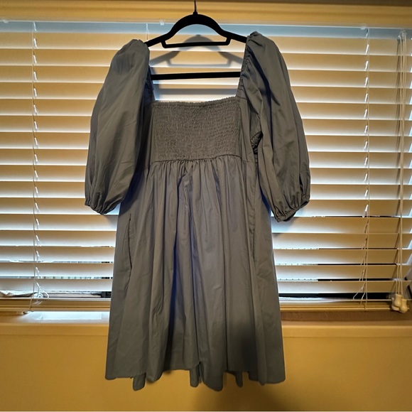 Ambercombie dress - Picture 2 of 3